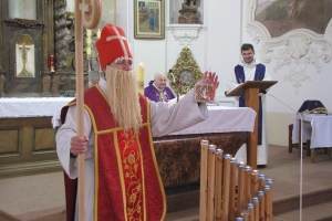 navsteva-biskupa-karla-a-mikulase-05