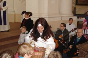 navsteva-biskupa-karla-a-mikulase-06